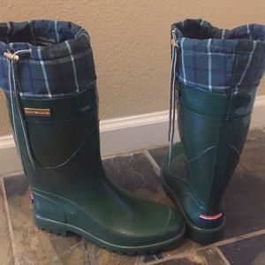 Tommy Hilfiger rain boots with boot liner